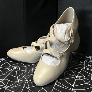 Elegant Cream Women's Shoes